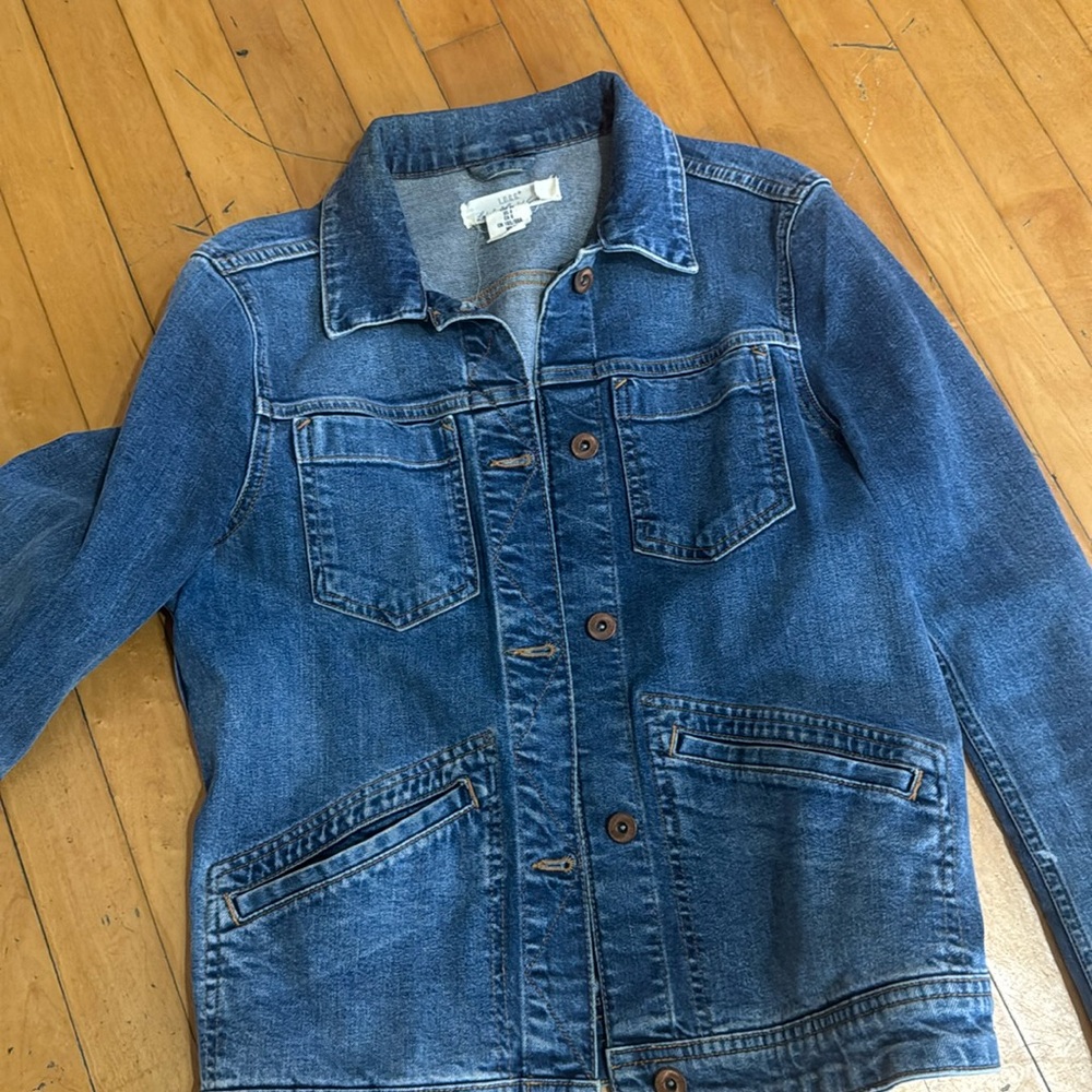 Jean jacket super stretchy size 8